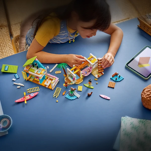 LEGO® FRIENDS BEACH HOUSE WITH SEALS