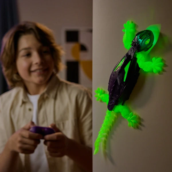 HEX BOTS WALL CRAWLER GECKO GLOW IN THE DARK