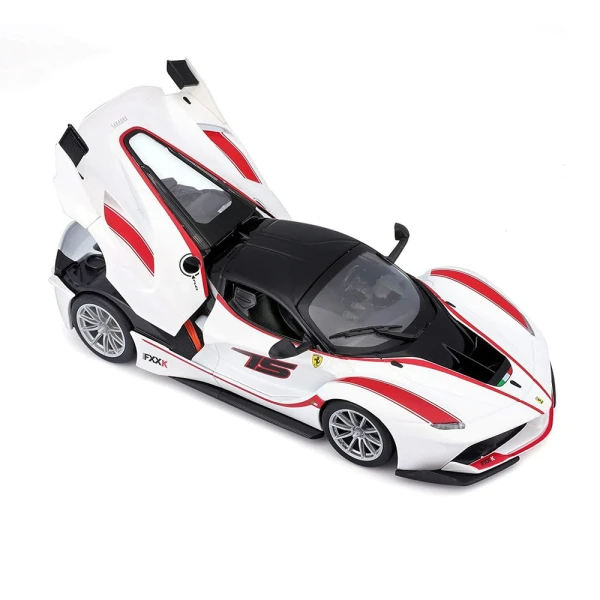 BBURAGO 1:24 RACE FERRARI FXX-K N.75 WHITE