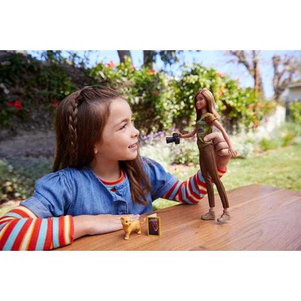 BARBIE NATIONAL GEOGRAPHIC - PHOTOGRAPHER
