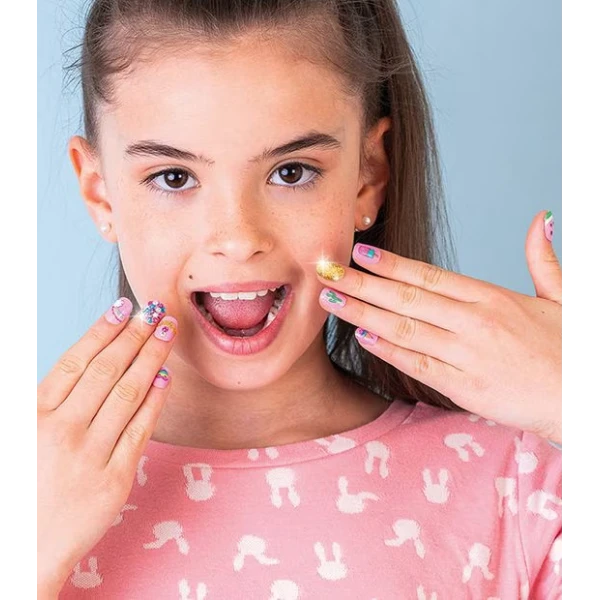 CURIOUS CRAFT CRYSTAL CREATIONS: DAZZLING NAIL ART