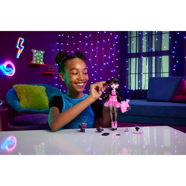 MONSTER HIGH ΚΟΥΚΛΑ DRACULAURA