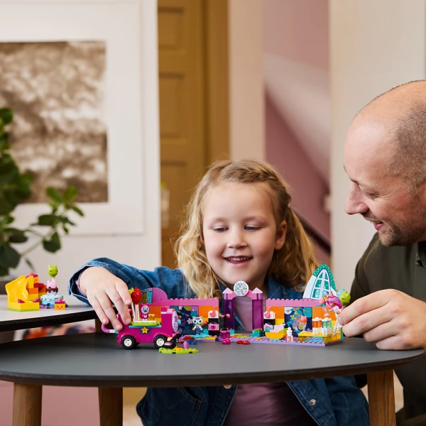 LEGO® GABBYʼS DOLLHOUSE GABBYʼS PARTY ROOM