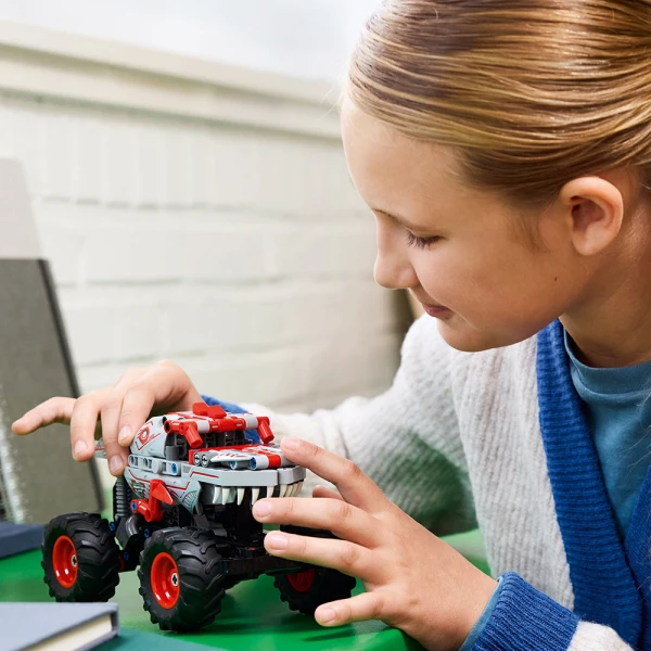 LEGO® TECHNIC MONSTER JAM™ THUNDERROARUS™ PULL-BACK