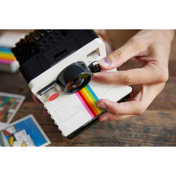 LEGO® IDEAS POLAROID ONESTEP SX-70 CAMERA