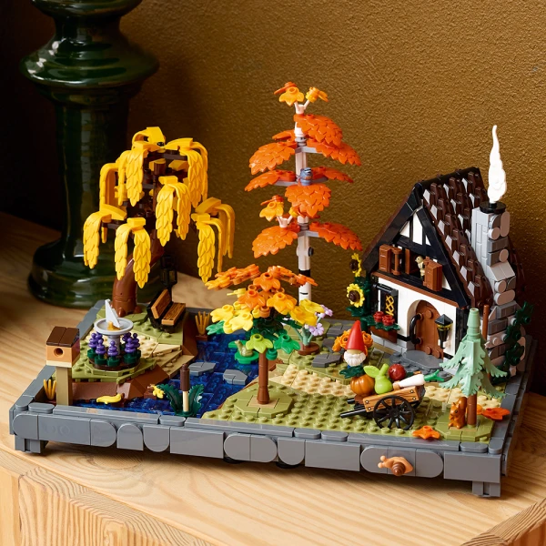 LEGO® ICONS ΦΘΙΝΟΠΩΡΙΝΟΣ ΚΗΠΟΣ ΜΕ ΕΞΟΧΙΚΟ ΣΠΙΤΑΚΙ