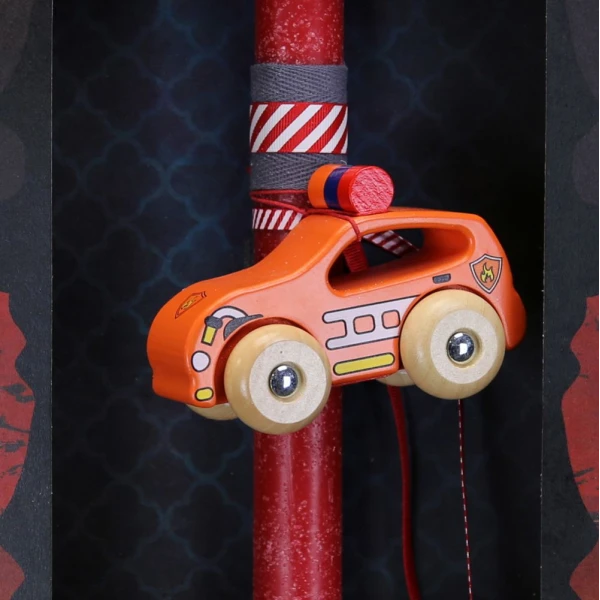SYNCHRONIA HANDMADE CANDLE 30 cm CAR SUV RED