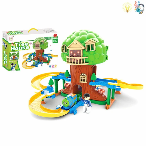 TRAIN SET WITH TREEHOUSE SOUNDS & LIGHTS