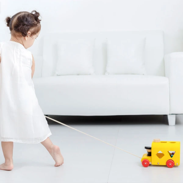 PLAN TOYS SORTING BUS