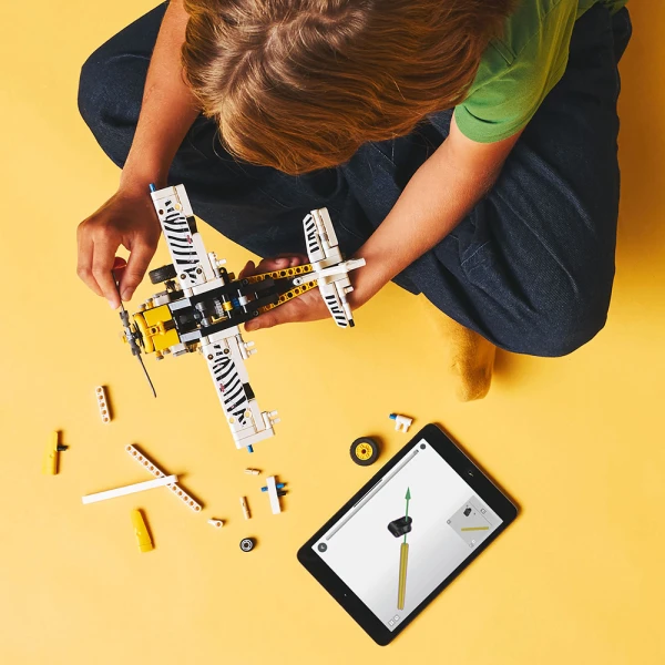 LEGO® TECHNIC™ BUSH PLANE