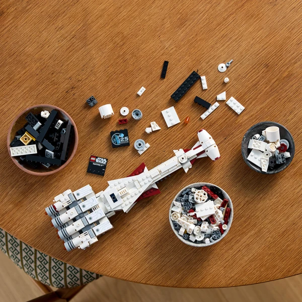 LEGO® STAR WARS™ TANTIVE IV™