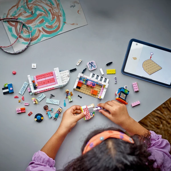 LEGO® FRIENDS HAIR SALON AND ACCESSORIES STORE
