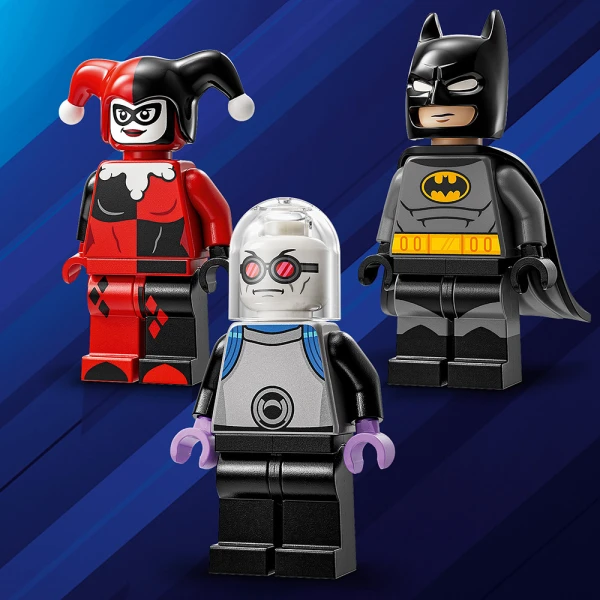 LEGO® DC BATMAN™ BATMAN WITH THE BATMOBILE™ VS. HARLEY QUINN™ & MR. FREEZE™