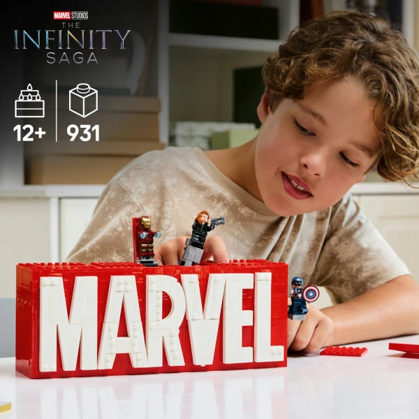 LEGO® MARVEL: MARVEL LOGO & MINIFIGURES