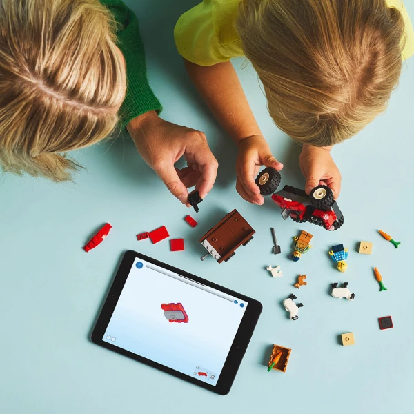 LEGO® CITY ΚΟΚΚΙΝΟ ΑΓΡΟΤΙΚΟ ΤΡΑΚΤΕΡ ΜΕ ΤΡΕΙΛΕΡ & ΠΡΟΒΑΤΑ
