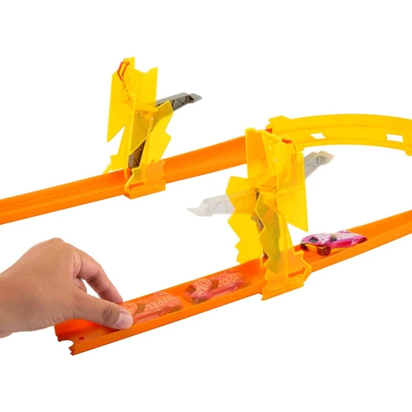 HOT WHEELS TRACK BUILDER DELUXE SET