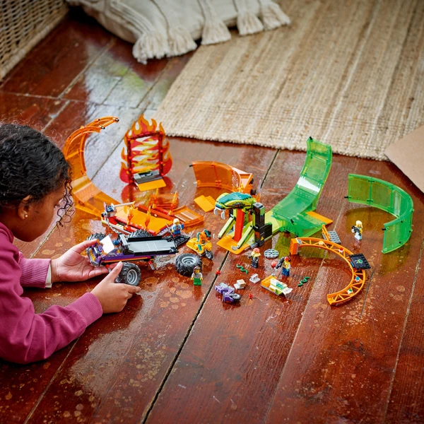 LEGO® CITY DOUBLE LOOP STUNT ARENA