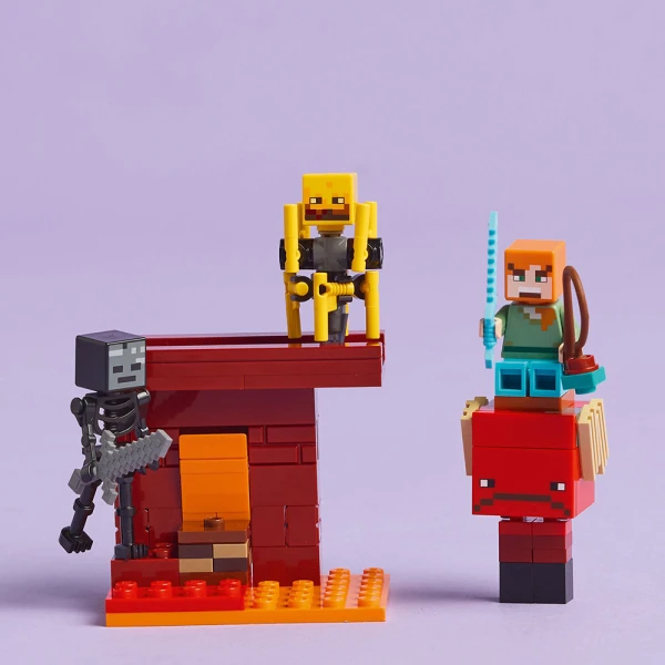 LEGO® MINECRAFT® Η ΜΑΧΗ ΣΤΗ ΛΑΒΑ ΤΩΝ ΕΓΚΑΤΩΝ