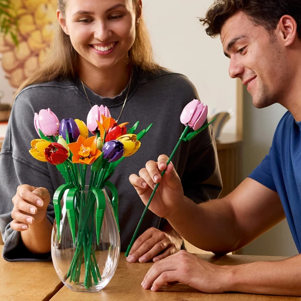 LEGO® BOTANICALS ΜΠΟΥΚΕΤΟ ΜΕ ΤΟΥΛΙΠΕΣ