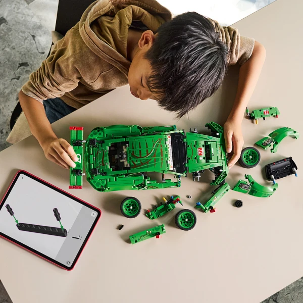 LEGO® TECHNIC ΑΓΩΝΙΣΤΙΚΟ ΑΥΤΟΚΙΝΗΤΟ PORSCHE 911 GT3 R REXY AO RACING