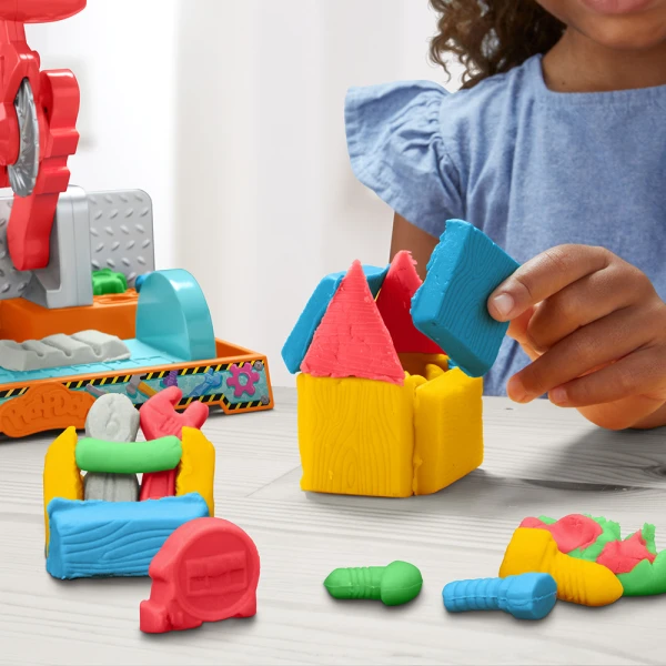 PLAY-DOH STAMP N SAW TOOL BENCH