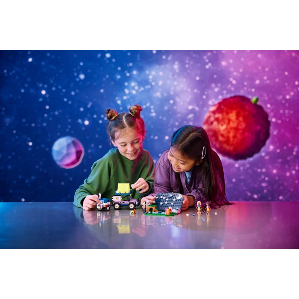 LEGO® FRIENDS STARGAZING CAMPING VEHICLE