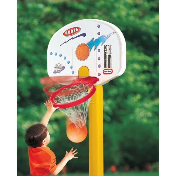 LITTLE TIKES LARGE BASKETBALL BOARD