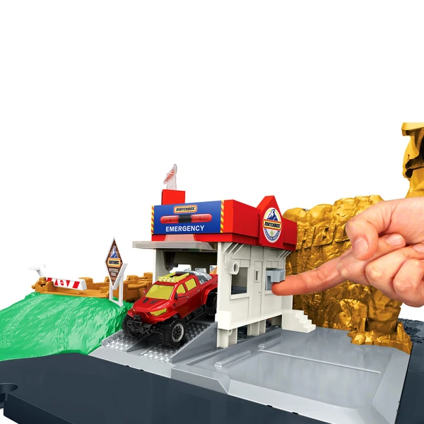 MATCHBOX LARGE ACTION SET - CANYON ADVENTURE