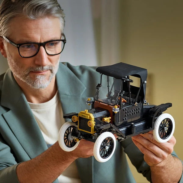 LEGO® ICONS FORD MODEL T