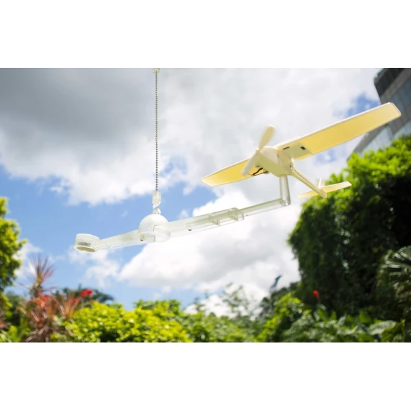 4M CONSTRUCTION SOLAR POWERED AIRPLANE