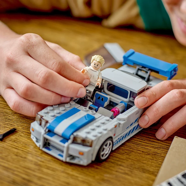 LEGO® SPEED CHAMPIONS 2 FAST 2 FURIOUS NISSAN SKYLINE GT-R (R34)