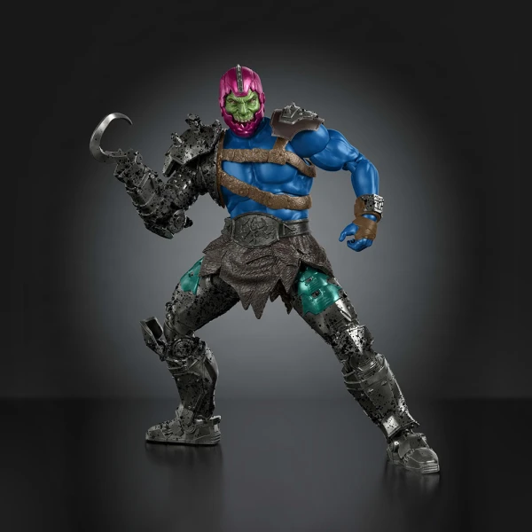 MASTERS OF THE UNIVERSE COLLECTIBLE FIGURE WITH ACCESSORY TRAP JAW