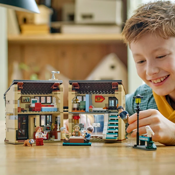LEGO® HARRY POTTER™ ΟΔΟΣ ΠΡΙΒΕΤ: Η ΕΠΙΣΚΕΨΗ ΤΗΣ ΘΕΙΑΣ ΜΑΡΤΖ
