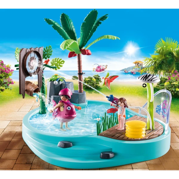 PLAYMOBIL FAMILY FUN SMALL POOL WITH WATER SPRAYER