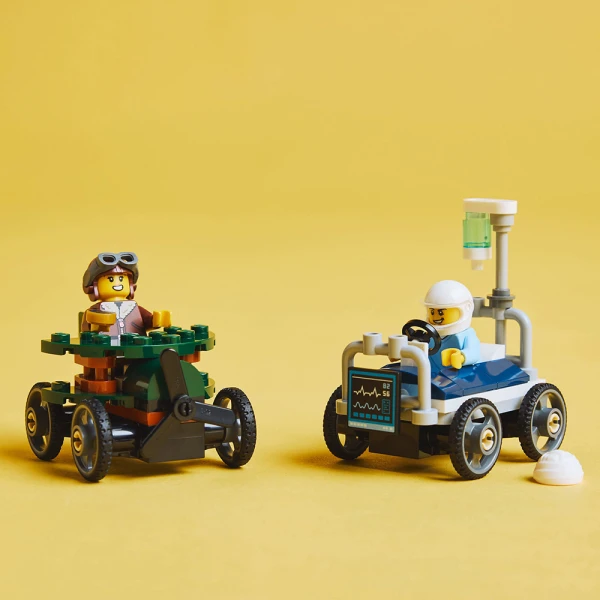 LEGO® CITY ΠΑΚΕΤΟ ΑΓΩΝΙΣΤΙΚΩΝ ΑΥΤΟΚΙΝΗΤΩΝ - ΑΕΡΟΠΛΑΝΟ VS. ΝΟΣΟΚΟΜΕΙΑΚΟ ΚΡΕΒΑΤΙ
