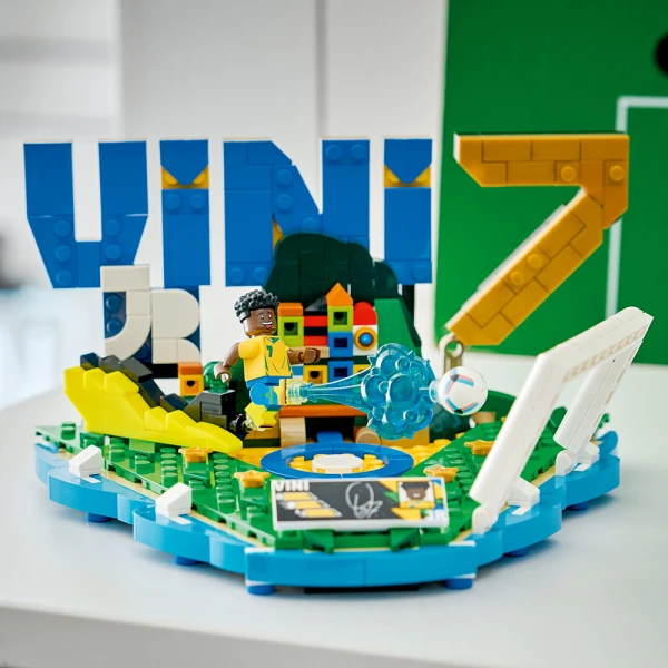 LEGO® EDITIONS VINI JR. ΟΙ ΚΑΛΥΤΕΡΕΣ ΠΟΔΟΣΦΑΙΡΙΚΕΣ ΣΤΙΓΜΕΣ