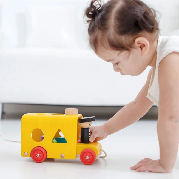 PLAN TOYS SORTING BUS