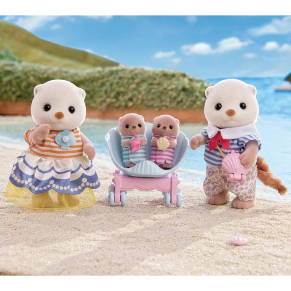 THE SYLVANIAN FAMILIES SEA OTTER FAMILY PLAYSET