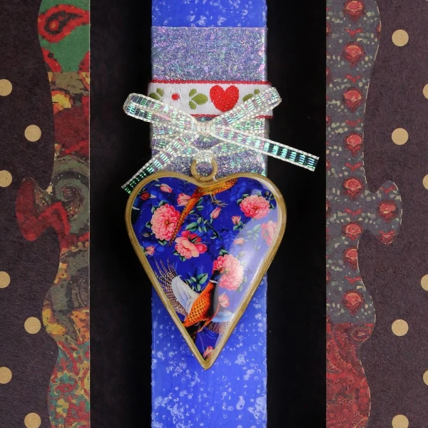 SYNCHRONIA HANDMADE CANDLE 30 cm SMALL FLORAL HEART BLUE