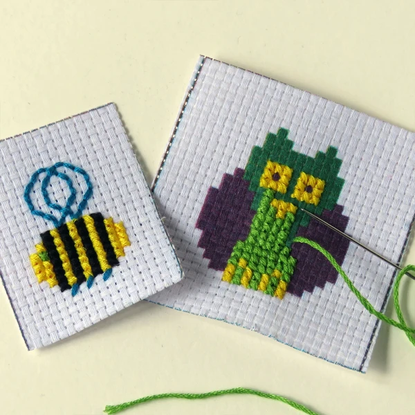 BUTTONBAG KIT YELLOW CASE EMBROIDERY