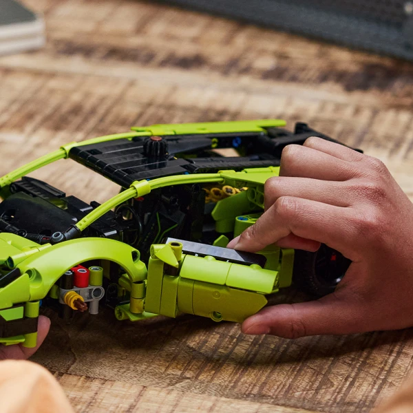 LEGO® TECHNIC LAMBORGHINI HURACÁN TECNICA