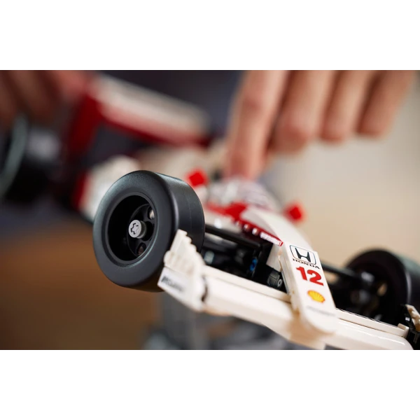 LEGO® ICONS MCLAREN MP4/4 & ΆΙΡΤΟΝ ΣΕΝΑ