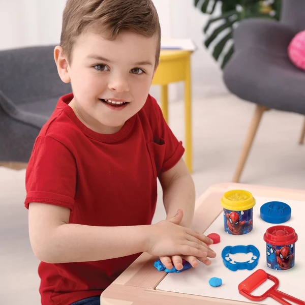 AS DOUGH MARVEL SPIDERMAN BUCKET WITH 4 POTS 3D CAPS AND 8 TOOLS 200g FOR AGES 3+