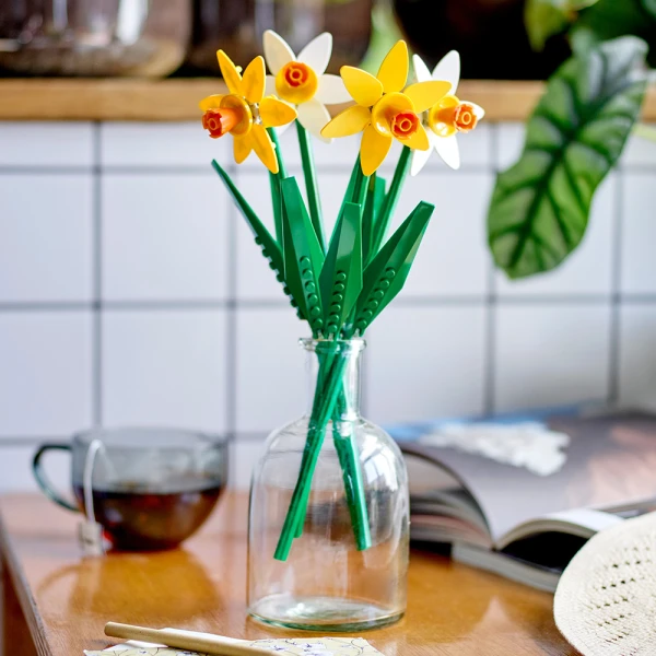 LEGO® DAFFODILS