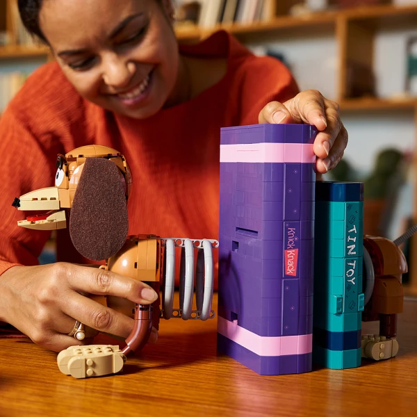 LEGO®  DISNEY PIXAR TOY STORY SLINKY DOG BOOKENDS