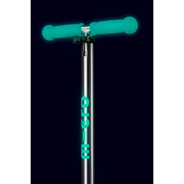 MICRO 3-WHEELS SCOOTER MAXI MICRO DELUXE GLOW LED JELLY GREEN