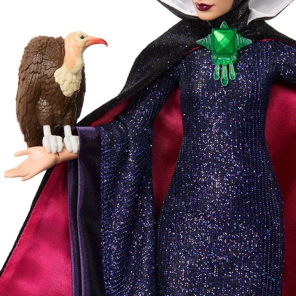 DISNEY PRINCESS - COLLECTIBLE DOLL EVIL QUEEN