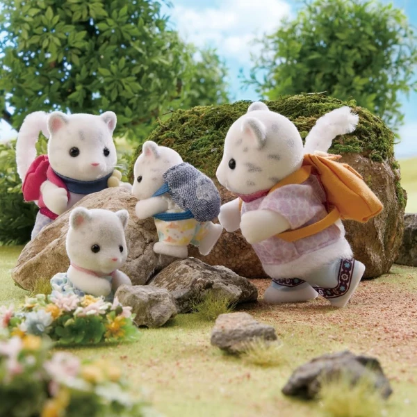 THE SYLVANIAN FAMILIES SNOW LEOPARD FAMILY PLAYSET