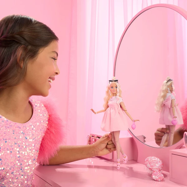 BARBIE DELUXE FASHIONISTAS DOLL - PINK DRESS