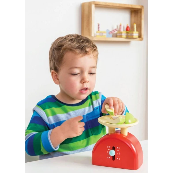 LE TOY VAN WOODEN WEIGHING SCALES